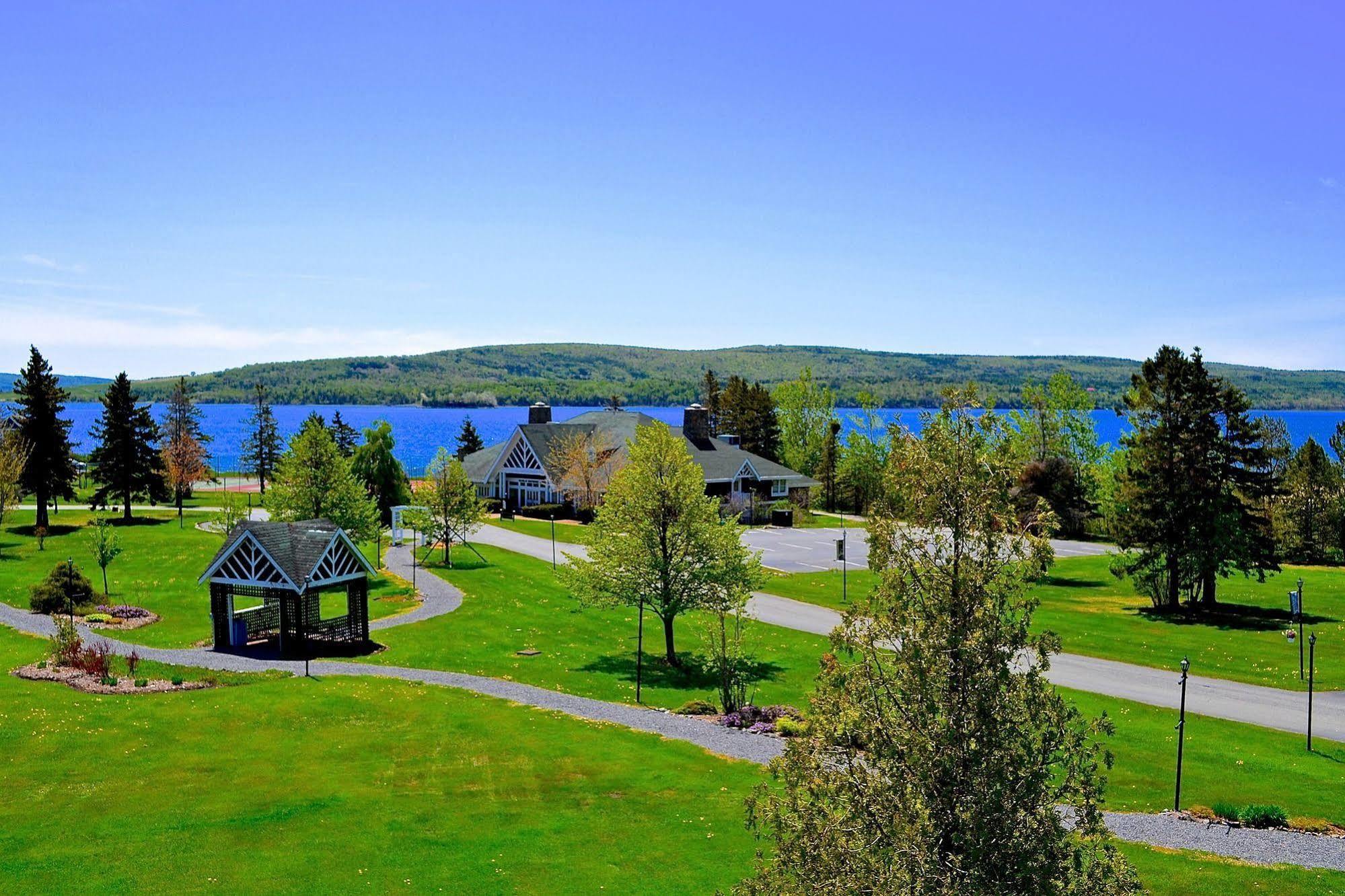 Inverary Resort Baddeck Inlet Exteriör bild
